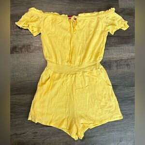 Guess Women’s Yellow Off-Shoulder Romper with Pockets Size Small